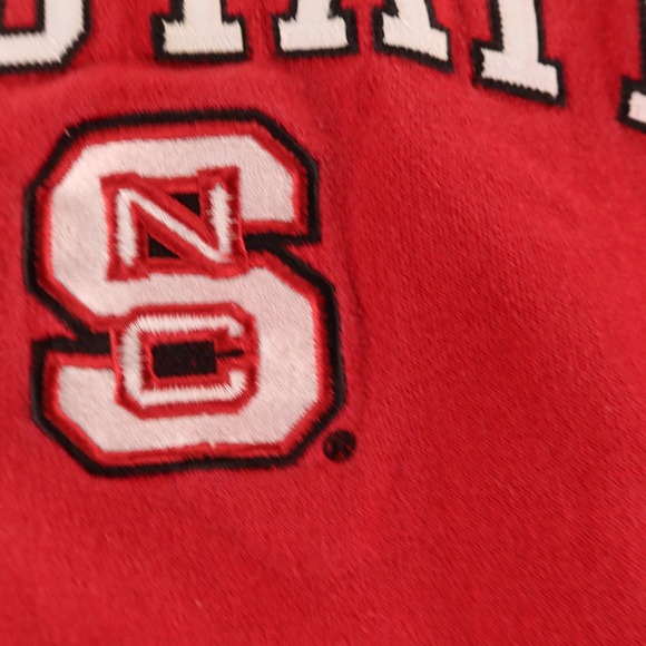 NC State Wolfpack Sweatshirt Mens S Red Genuine Stuff‎ Crewneck College Apparel - Picture 3 of 7